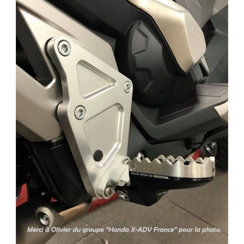 08R80-MJP-G51 + 08R80-MKH-D00 : Kit Repose-pieds Pilote Honda X-ADV 08R80-MJP-G51 + 08R80-MKH-D00 : Kit Repose-pieds Pilote Honda X-ADV