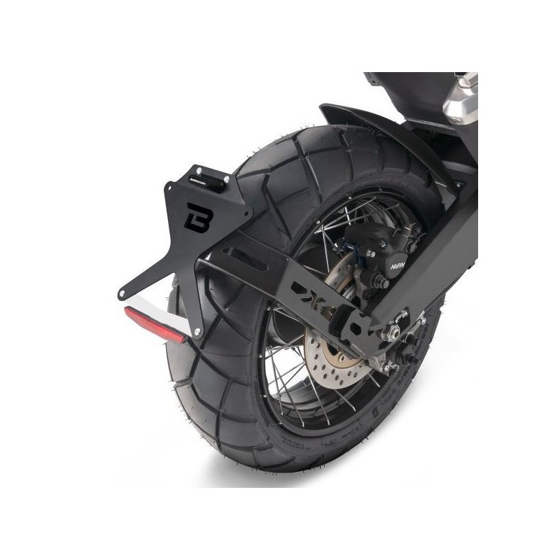 HX7104-21-SN + N1002 : Supporto targa inclinato Barracuda 2021 Honda X-ADV 750